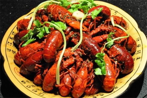 紅鼎紅特色四季龍蝦館加盟優(yōu)勢(shì)——匠心調(diào)料，鑄就核心競(jìng)爭(zhēng)力